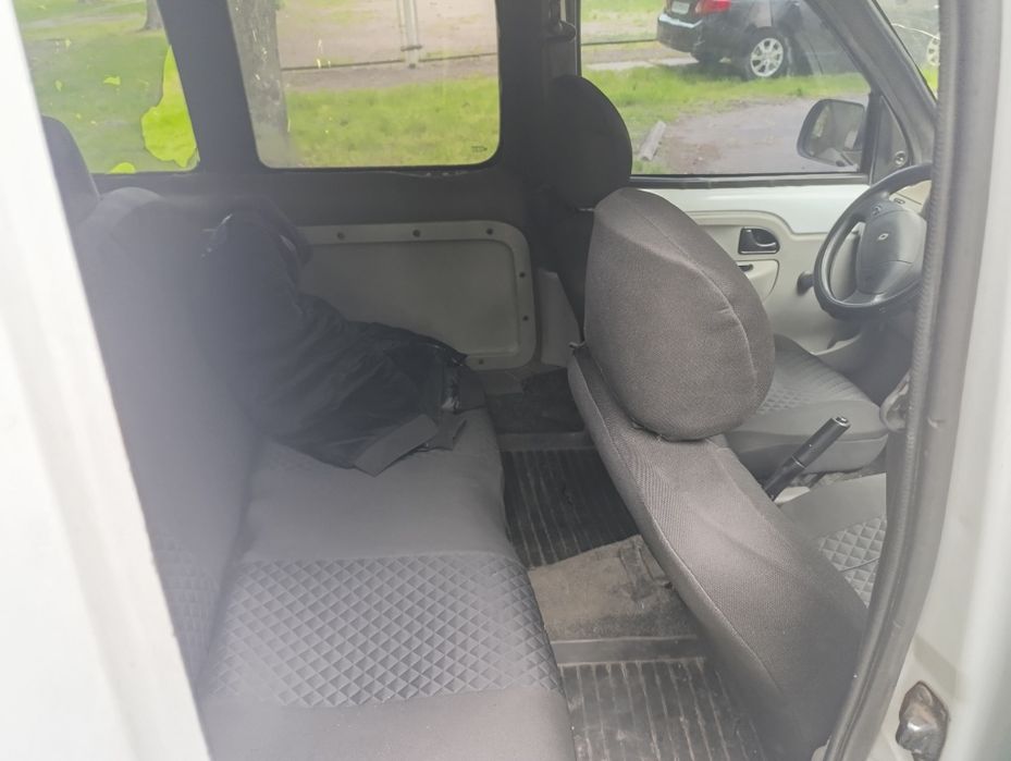 Авто Рено Кенго 1.9простий