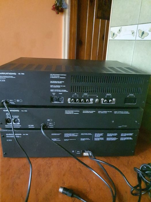 Stara wieża Grundig, 3 segmenty, sprawna
