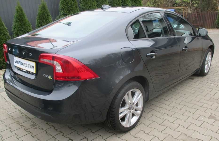 VOLVO S60 II Lampa Tył Tylna Prawa W Błotnik Led CZĘŚCI RADOM