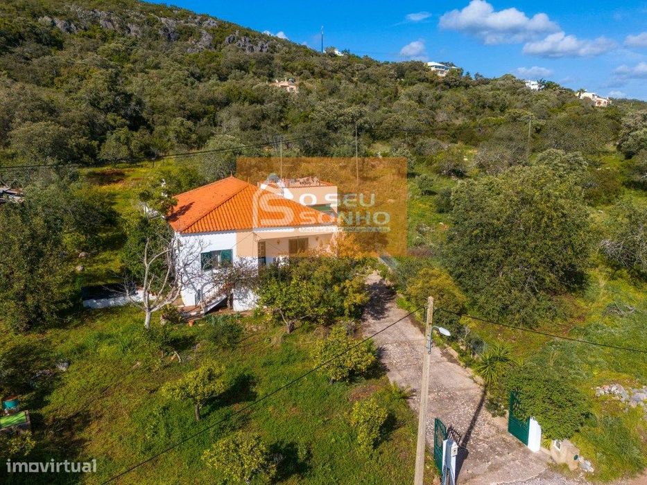 Moradia T3 Isolada com Charme Algarvio e Terreno