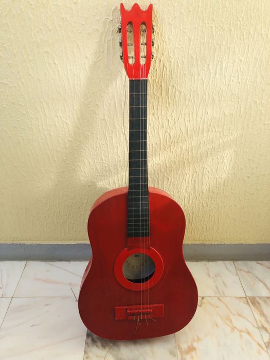 Violão feito à mão - Peça única