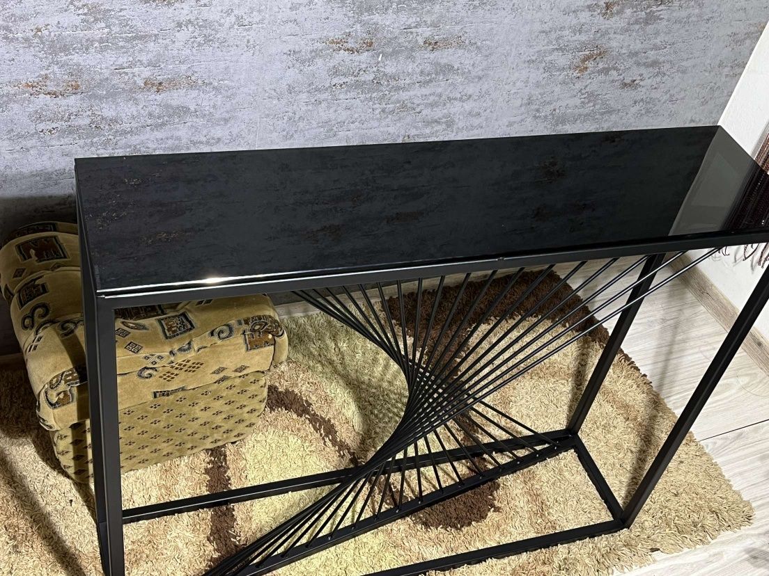 Konsola.    Loft
