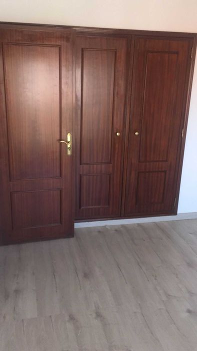 Oportunidade! T1+1 com Sótão, Varanda Total e a Minutos do Mar