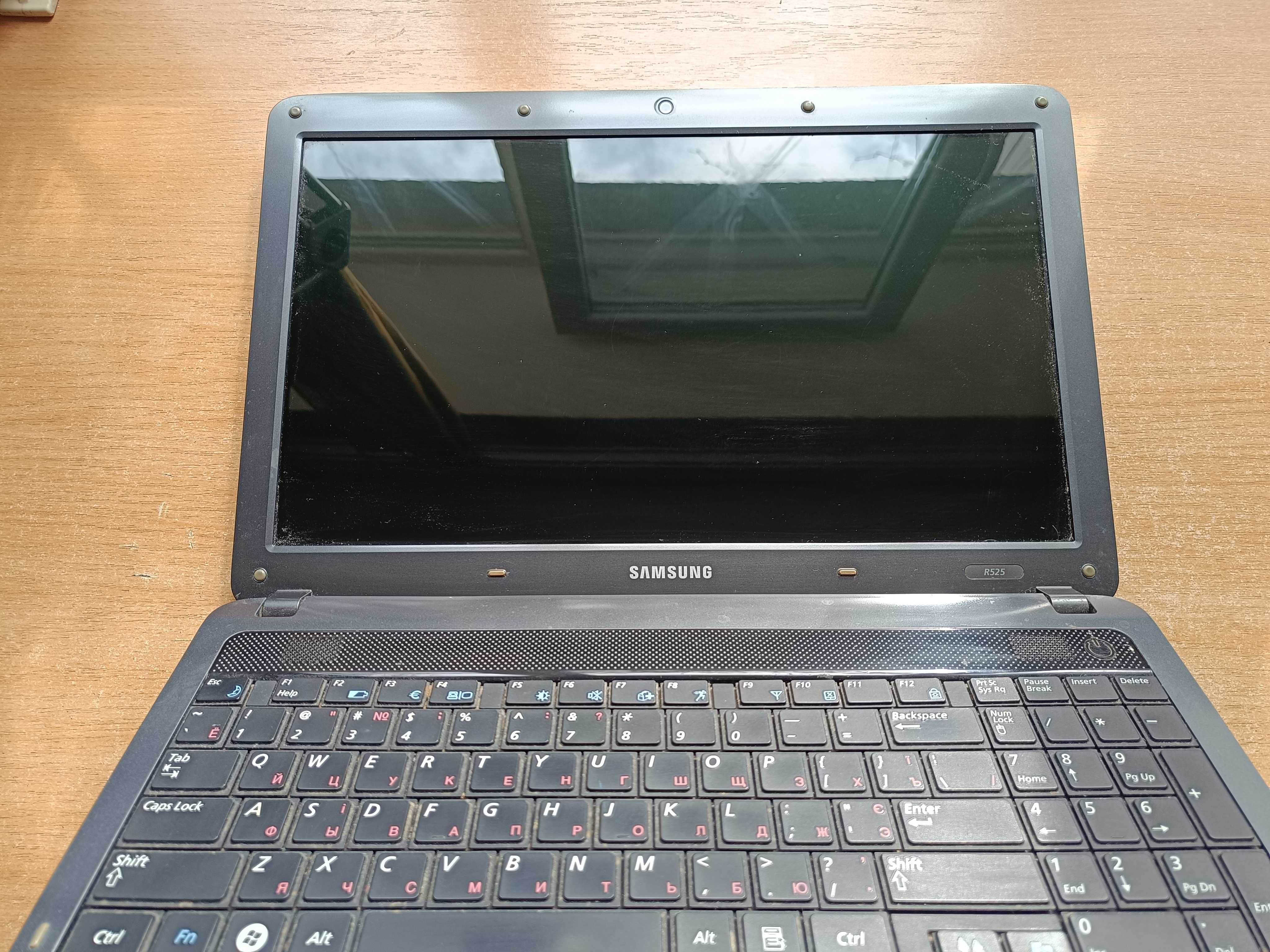 Ноутбук Samsung R525 (NP-R525-JV01UA) не вмикаєть, на запчастини