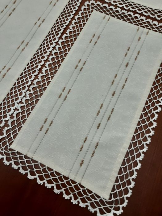 Jogo de panos de quarto  em tecido e croché acabado de fazer