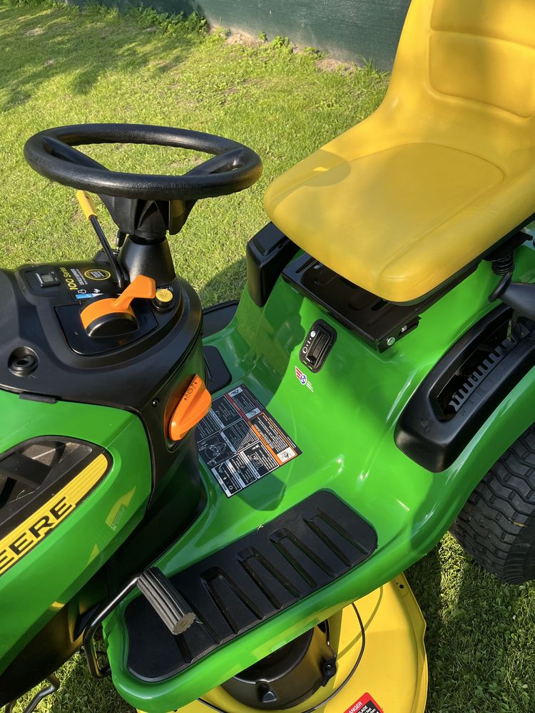 Kosiarka traktorek John Deere E120  20koni