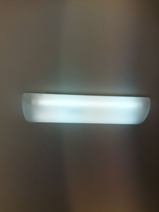 Lâmpada de teto fluorescente