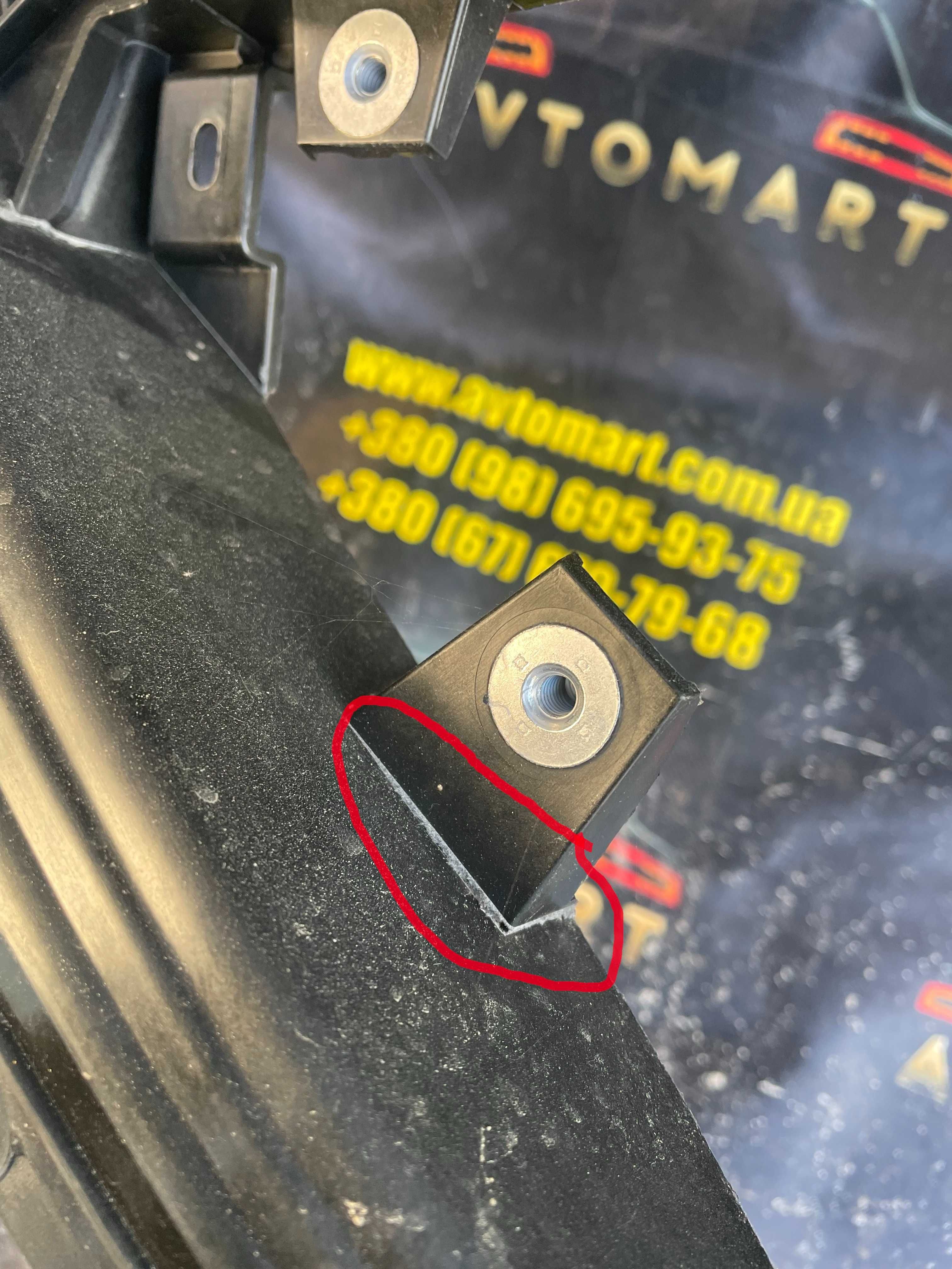 Tesla 3 Панель передня tesla m3 2024- highland телевізор 1711743-00-F