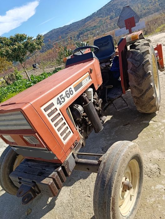 Trator Fiat 45-66 
2'8 mil horas reais 
Trator em bom estado.
Muito ec