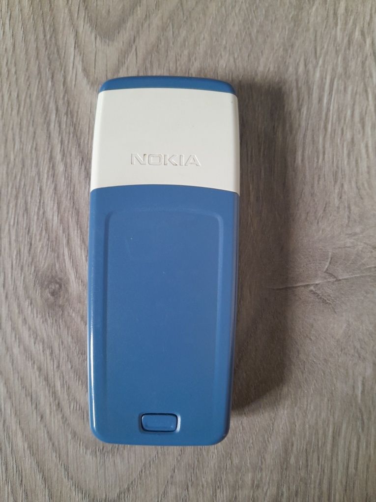 Nokia 1110i + carregador original desbloqueado