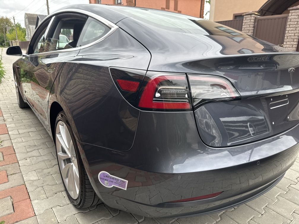 Tesla model 3 Dual motor