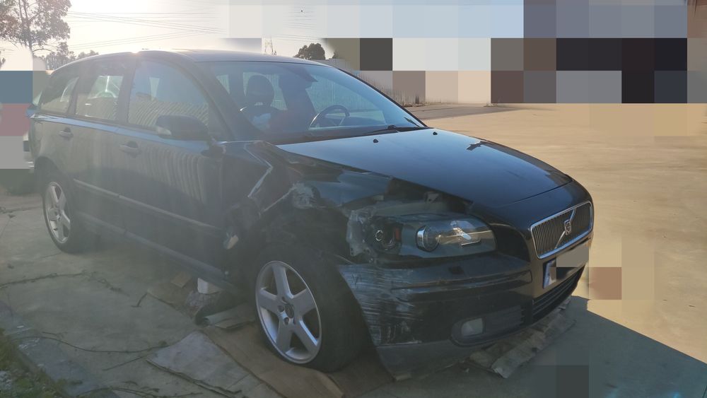 Volvo V50 2.0D 136cv Turbo Diesel 2005

Vendido como um todo, e não em