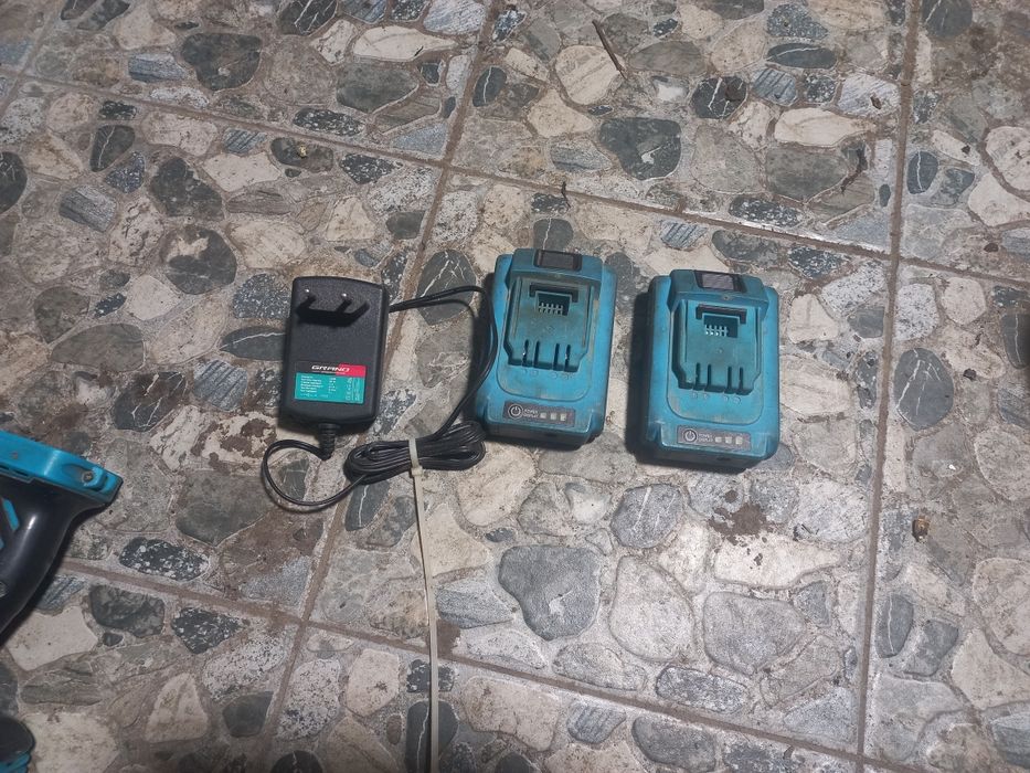 Продам шуруповерт.