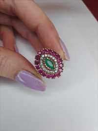 Stary srebrny pierścionek z rubinami i szmaragdem ręcznie wykonany