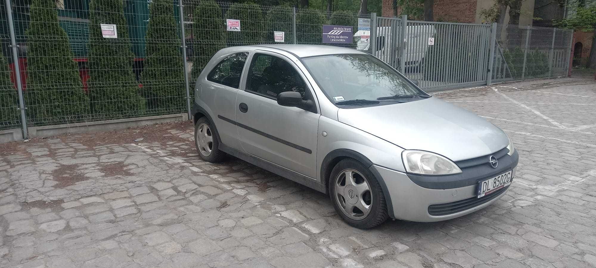 Opel Corsa 2003 rok 1.0 benzyna ,klima ,stan b.dobry 3 drzwiowy