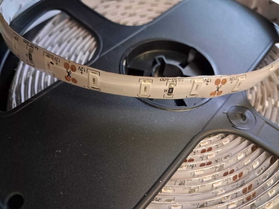 Светодиодная лента зелёного свечения 5730 60 шт/м в силиконе 5 метров