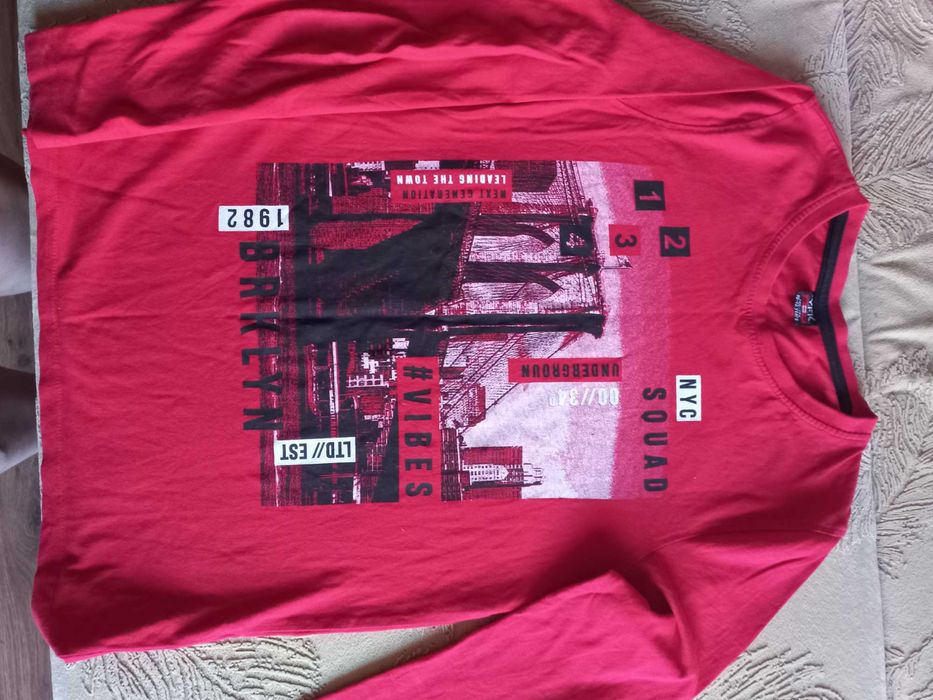 Продам стильну кофтинку