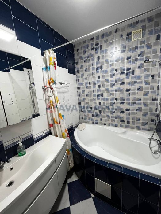 Продам 3 кімнатну кв. в новобудові, автономним опаленням.