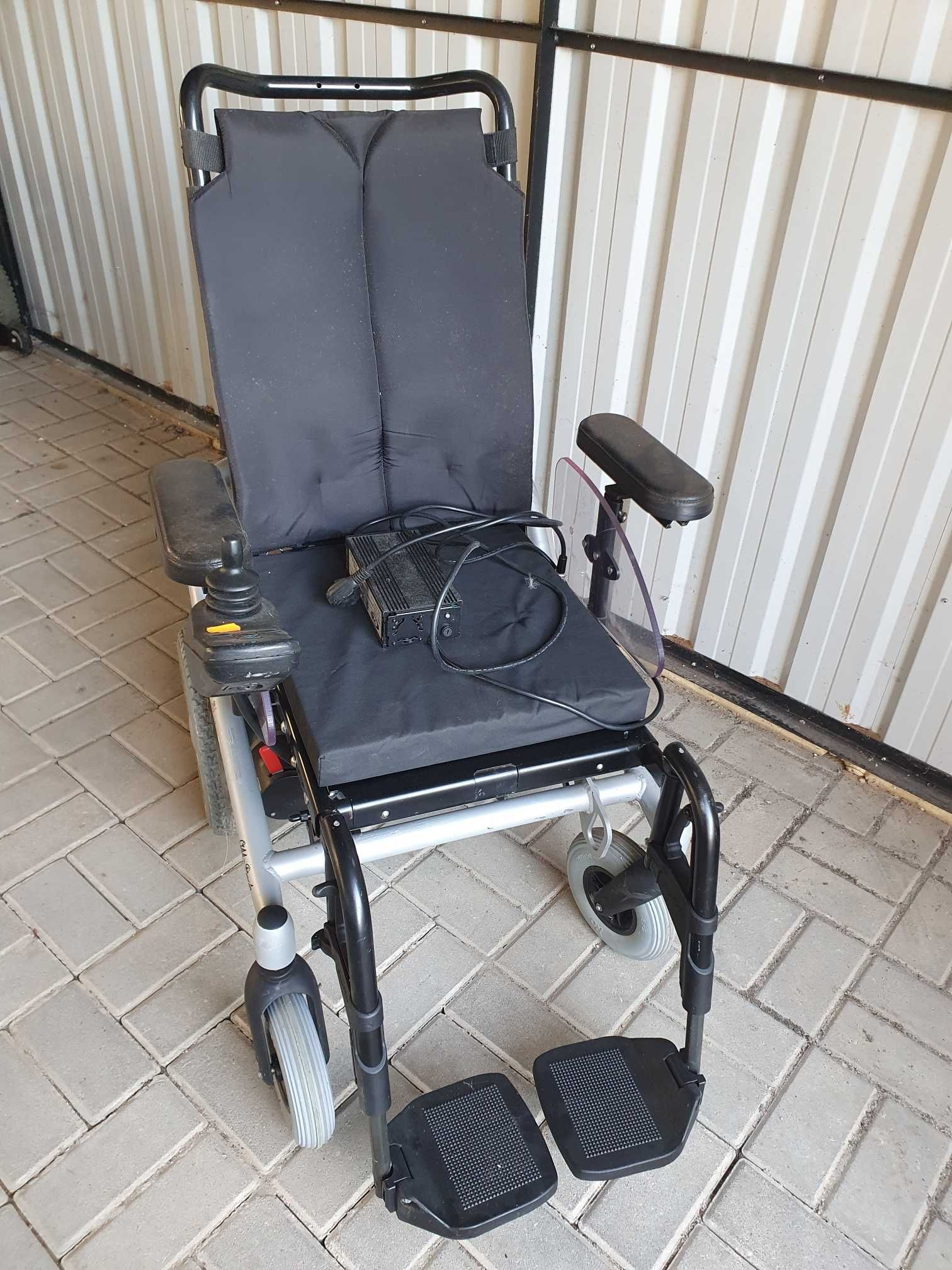 Wózek inwalidzki elektryczny  Otto Bock A200 siedzisko 44 cm -3