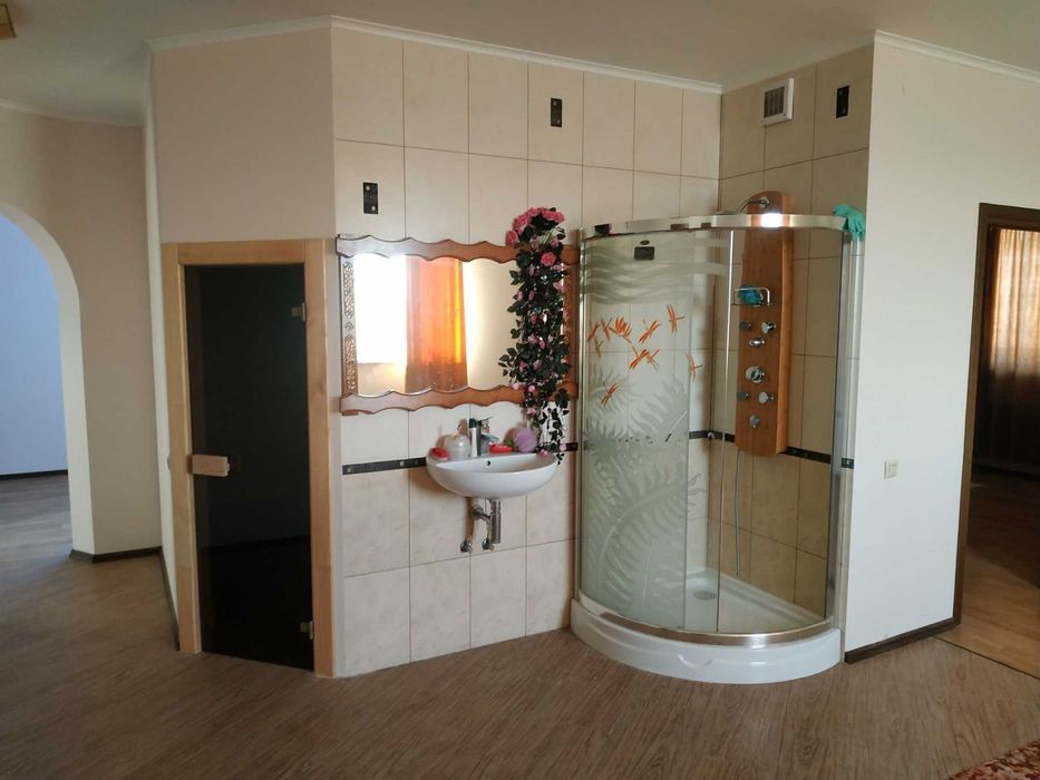 Дом в селе Осещина , Троянда-2