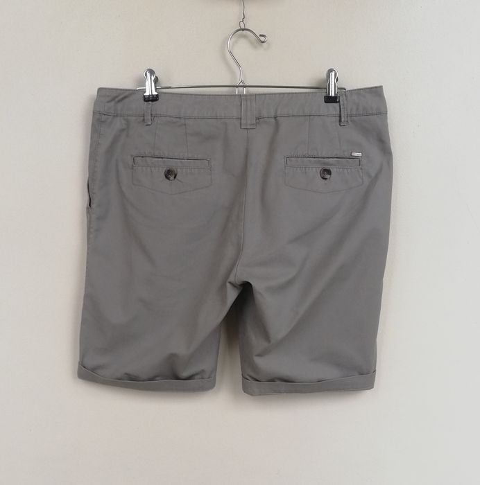 Calção de Senhora, cinzento, da Mango