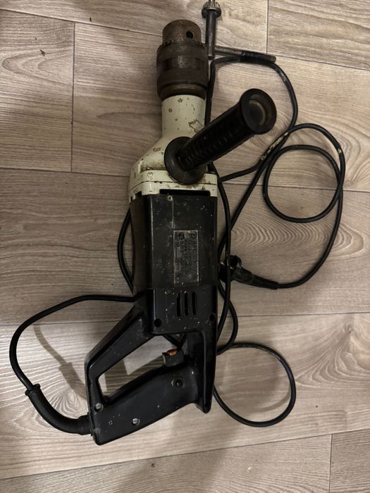 ИЭ1035, Мощная неубиваемая дрель. В отличном состоянии