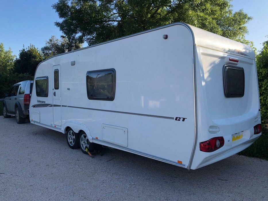 caravana Swift de eixo duplo