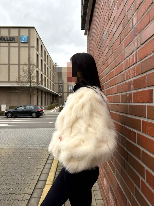 Полушубок женский с натуральным мехом лисы