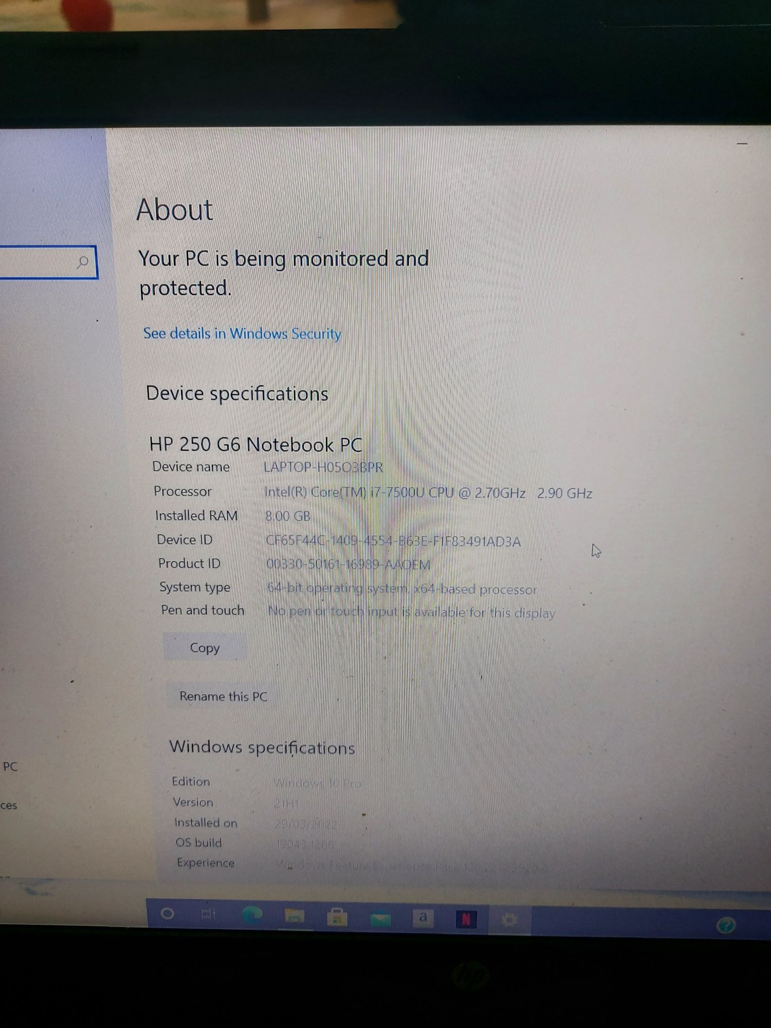 HP 250 G6 i7 7500, 8GB DDR4, 256Gb SSD, 15,6"

Otarcia na górnej obudo