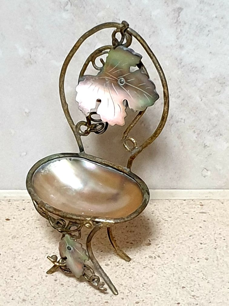 Antigo suporte de relógio de bolso com aneleira Palais Royal