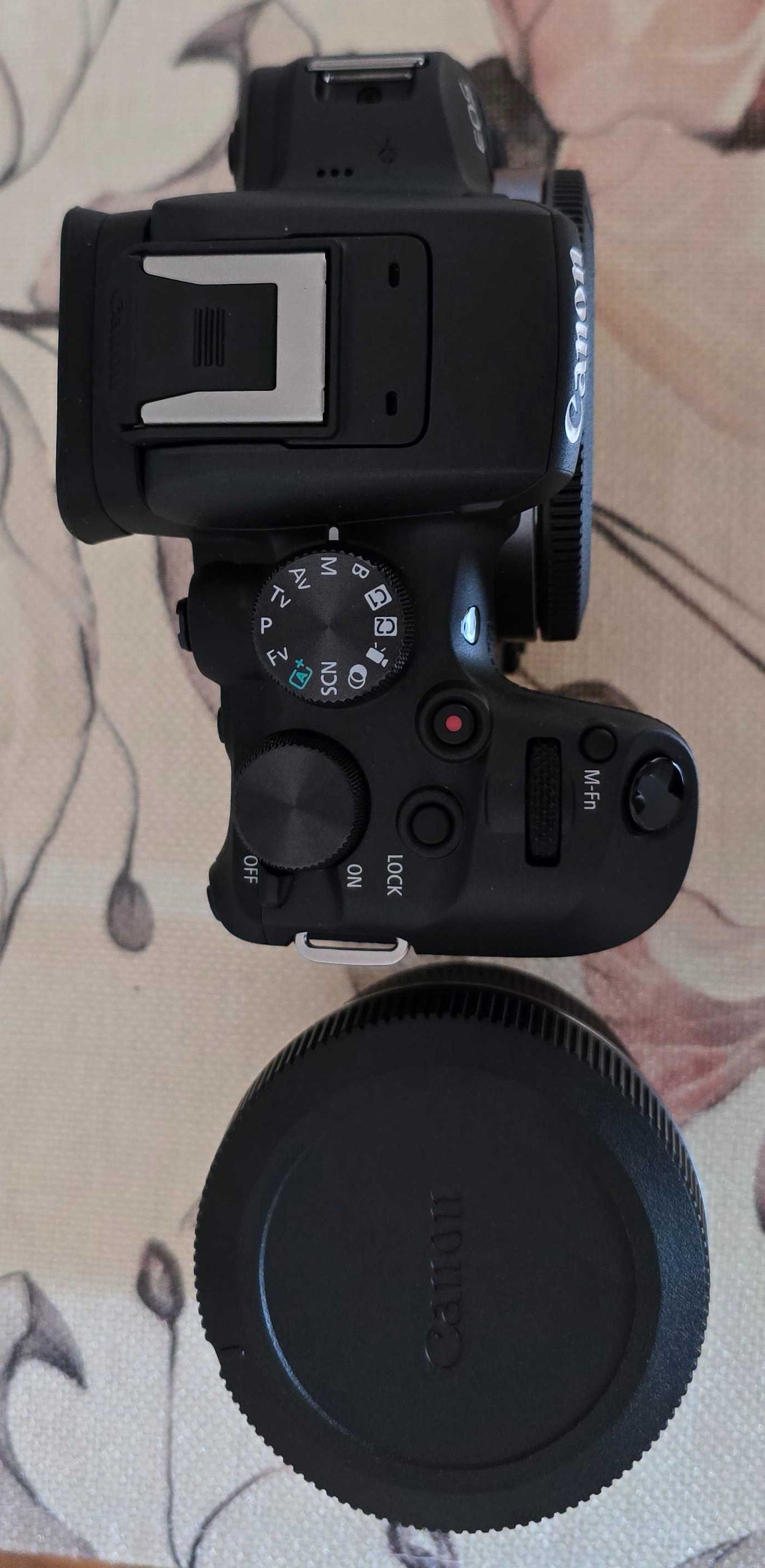 Vendo Kit Canon EOS R10 Mirrorless – Completo e em excelente estado!