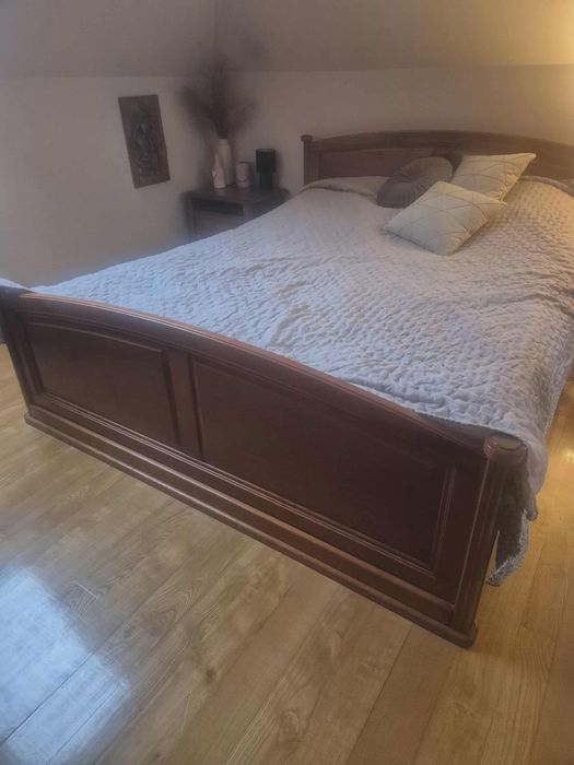 Zestaw mebli dębowych do sypialni