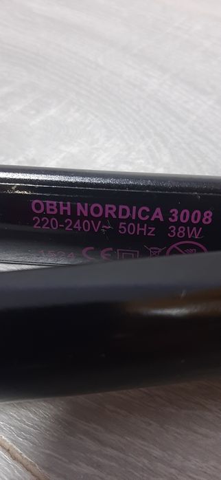 Випрямляч для волосся