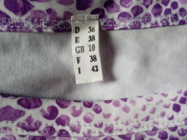 Bluzka z wycięciem na ramionach