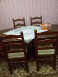 Mesa de madeira com 6 cadeiras