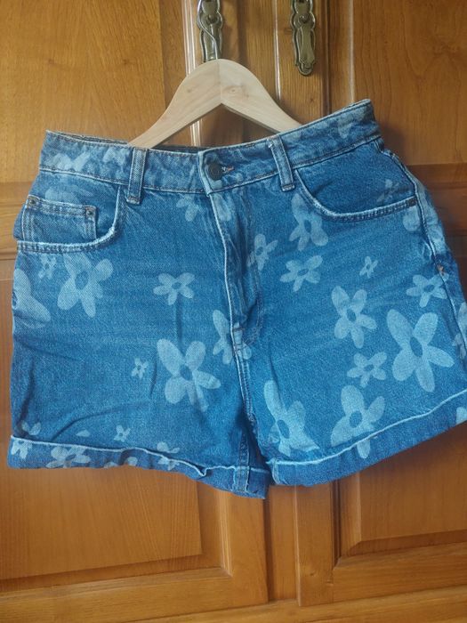 Vendo várias peças de roupa em ótimo estado. Várias fotografias.