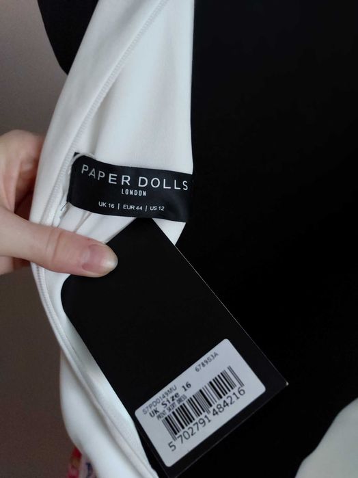 Paper dolls sukienka na szyję choker kremowa kwieciata kolorowa xl 2xl