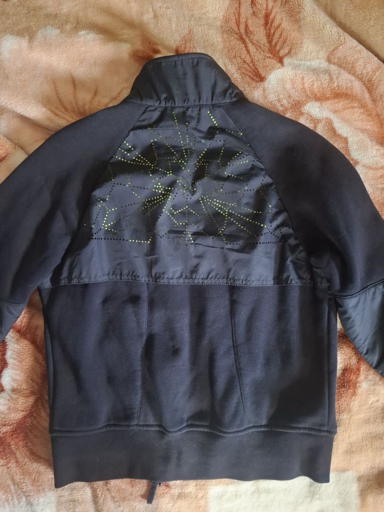 Продам  Кофту-Бомбер