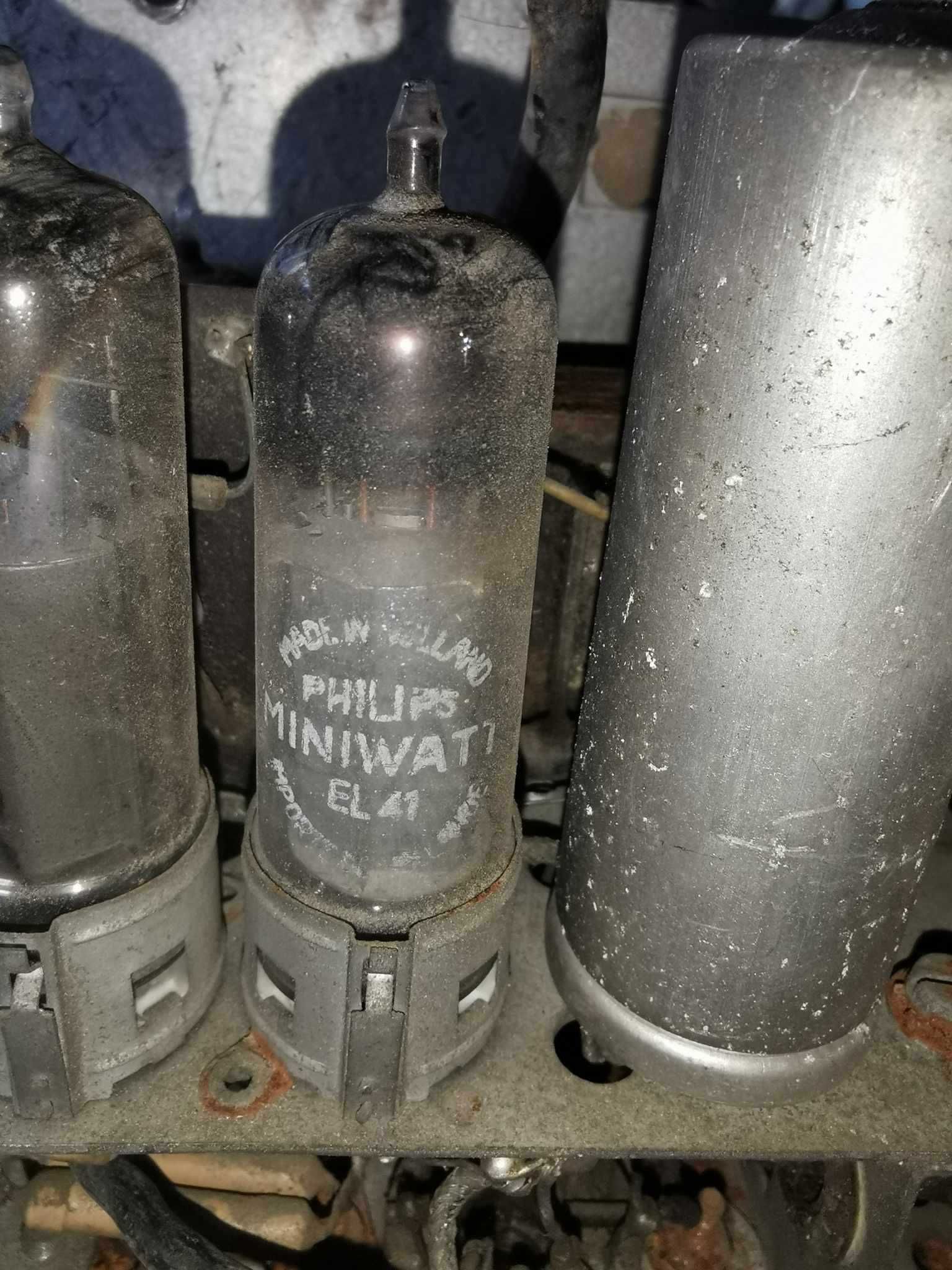 Auto-Radio a válvulas de 1960