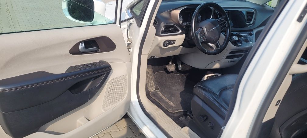 Chrysler pacifica 3.6 automat 7 osobowa