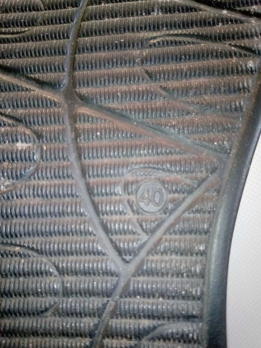 Кросівки уні-секс чорні шкіряні на платформі р.40