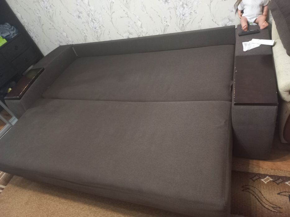 Продам диван  в нормальному стані