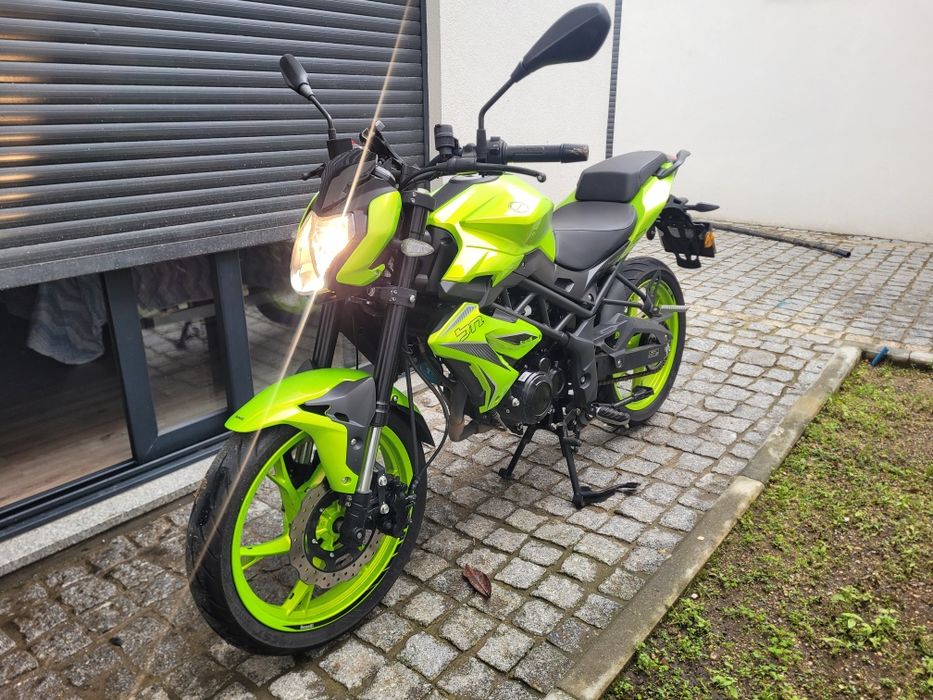 Benelli BN 125 - Ano 2023 - Apenas 3.000 km