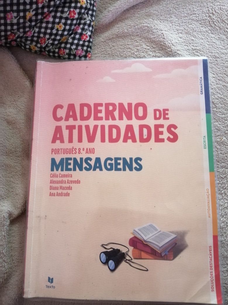 Caderno atividades mensagens 8, português, muito bom estado.
