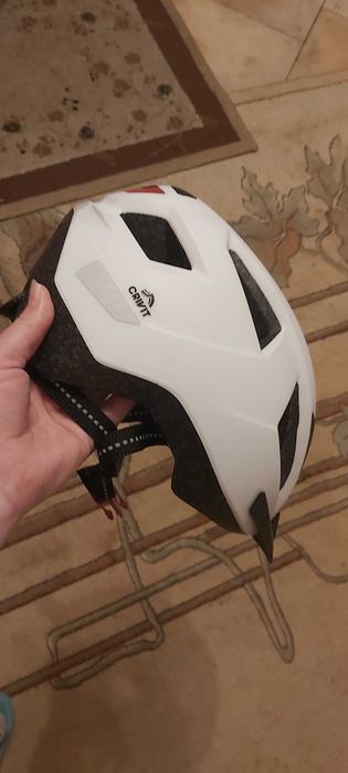 Sprzedam nowy kask rowerowy z tylną lapką