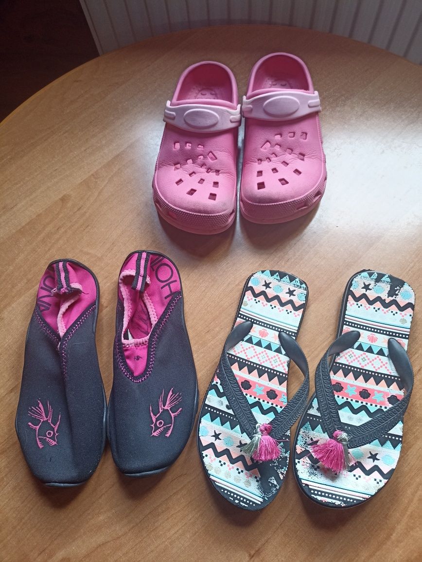 Пакет пляжной одежды и обуви для девочки 6-7 лет