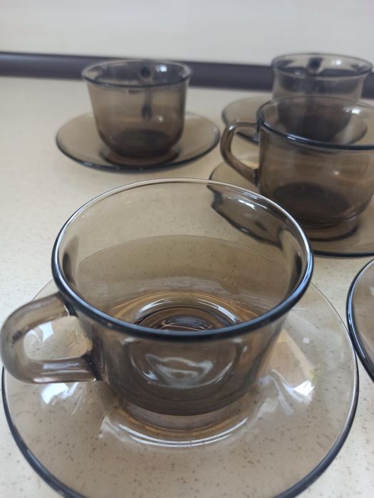 Filiżanki że spodkami