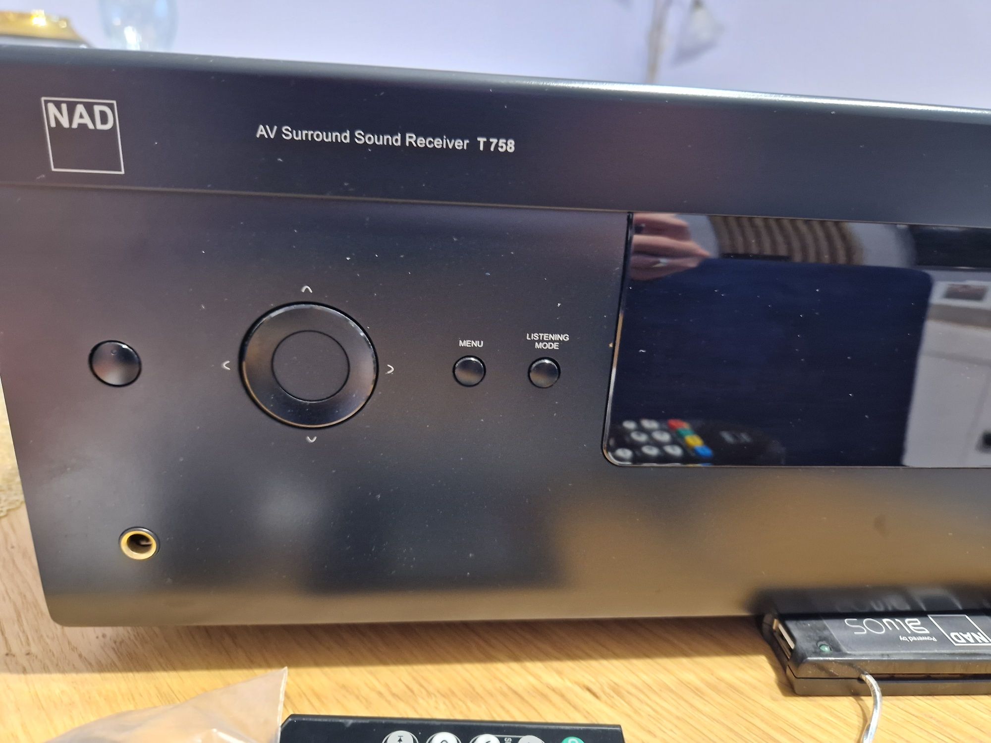 Amplituner Nad 758 V3