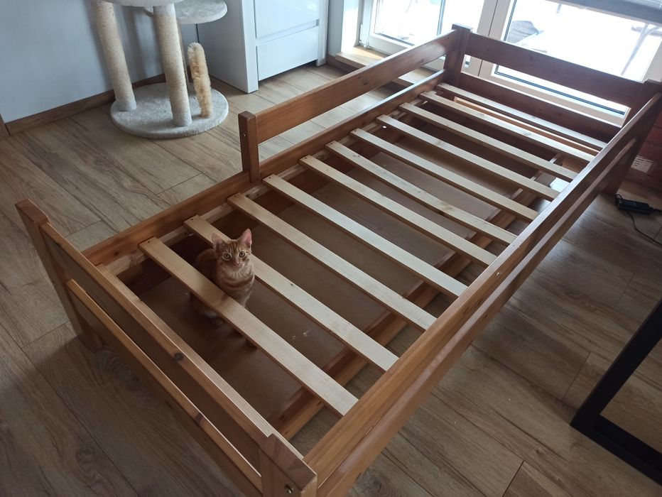 Łóżko sosnowe 90x200