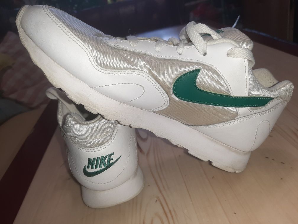 Продам кросовки nike